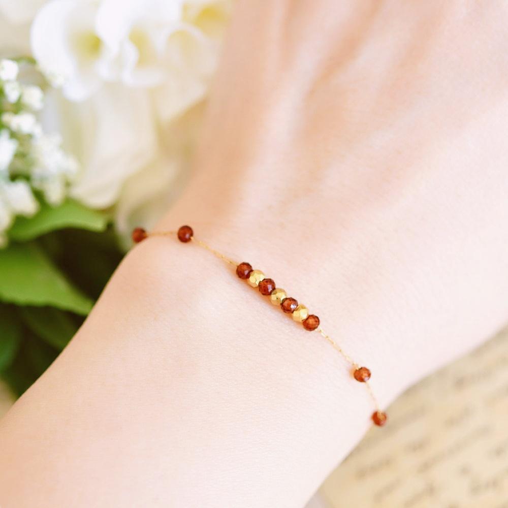 深紅 ガーネットとゴールドビーズのブレスレット サージカルステンレス316 重ね付けにも！1月誕生石